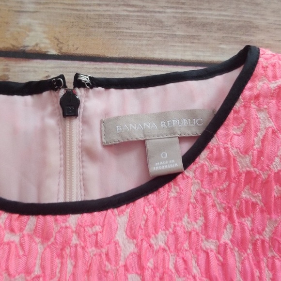 Banana Republic | Neon Pink Textured Leopard Dress - Picture 6 of 8